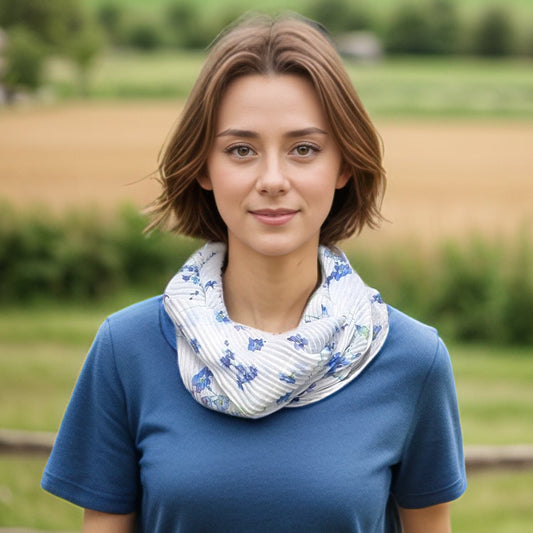 White Forget-Me-Not Magnetic Scarf