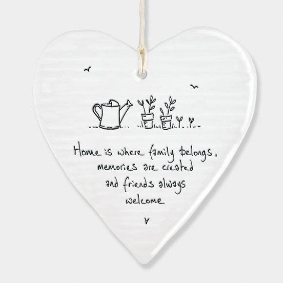 East of India Wobbly round heart sign -Home is where family belongs